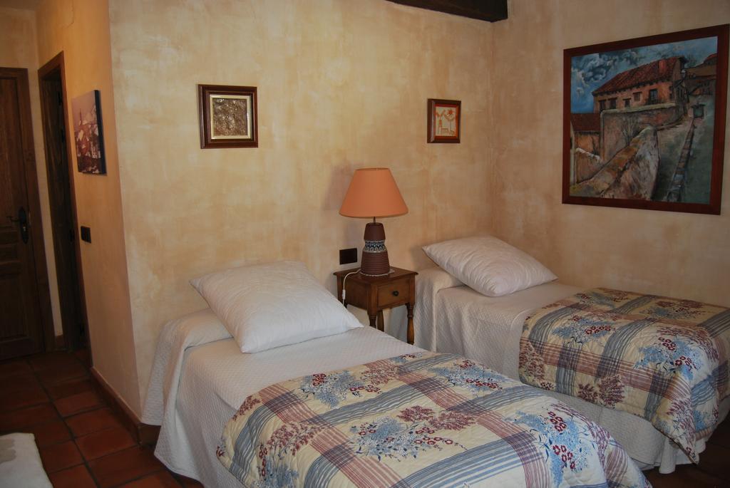 La Casa De San Gil Guest House อาเตียนซา ห้อง รูปภาพ